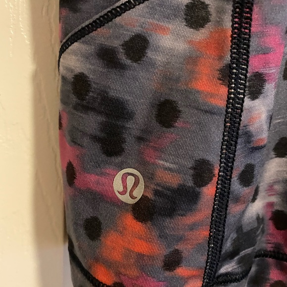 Lululemon workout top - Picture 3 of 4